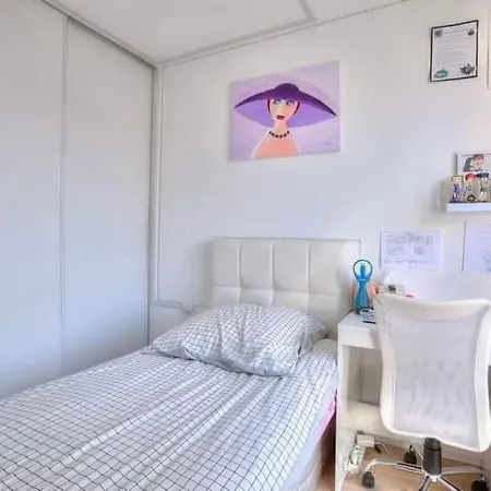 Bord De Les Pins Apartment